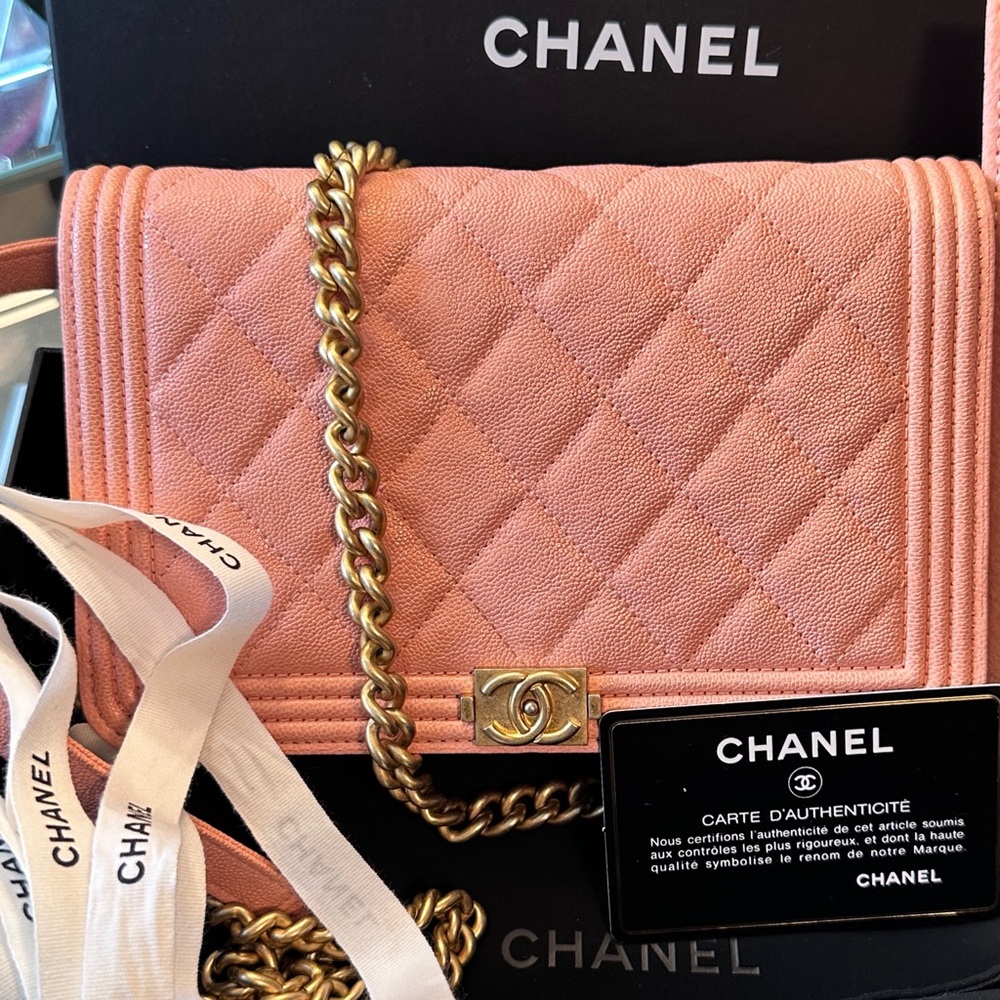 💯🥰❤️ CHANEL Caviar Quilted Boy Wallet On Chain WOC Pink
